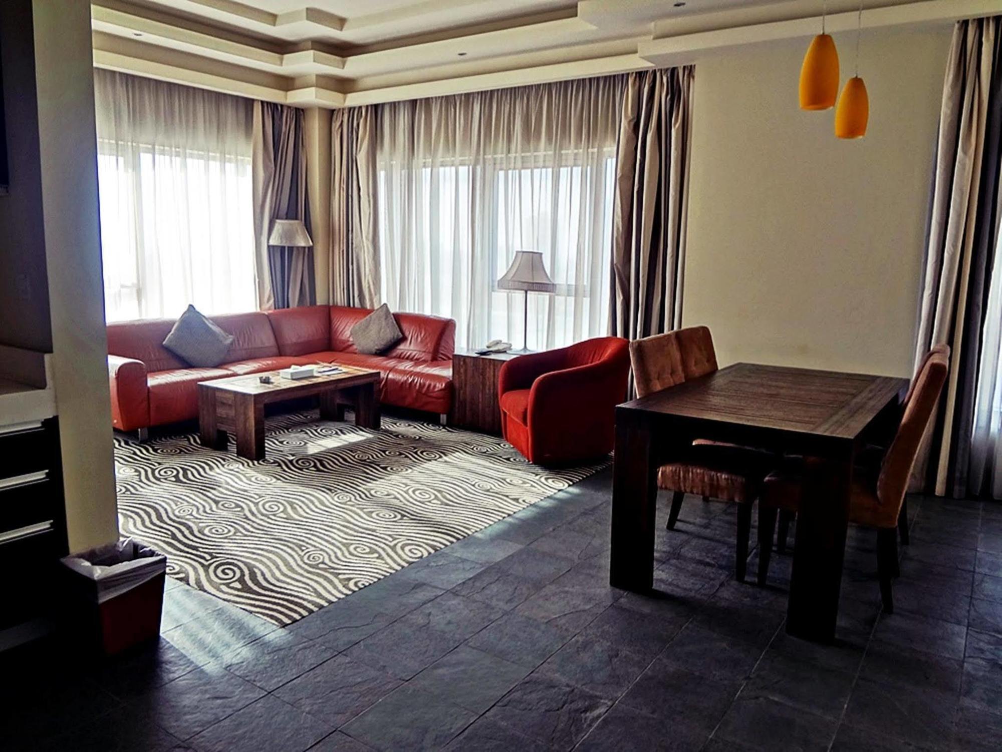 Al Raya Suites Hotel Manama Exterior foto